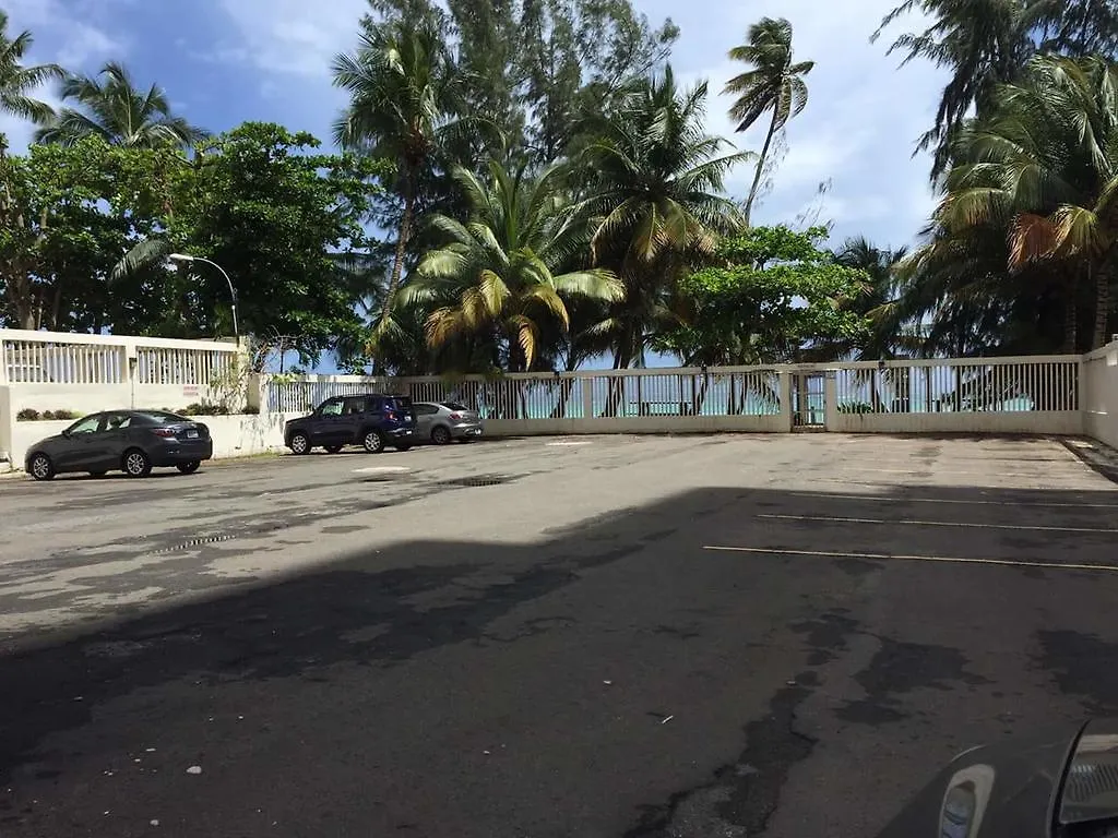 サンジョアンBeach Front Apt Isla Verde Aveアパートメント プエルトリコ